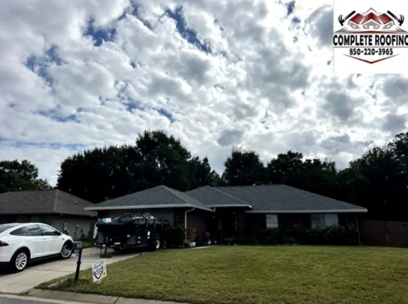 Completed custom-home shingle roof installation in Navarre, Florida by Complete Roofing LLC